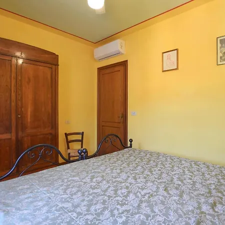 Casa vacanze In With Kitchen Camaiore